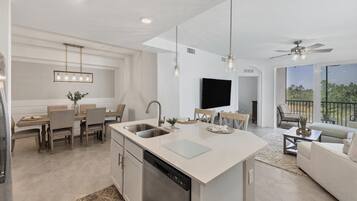 Condo, 3 phòng ngủ | Nội thất