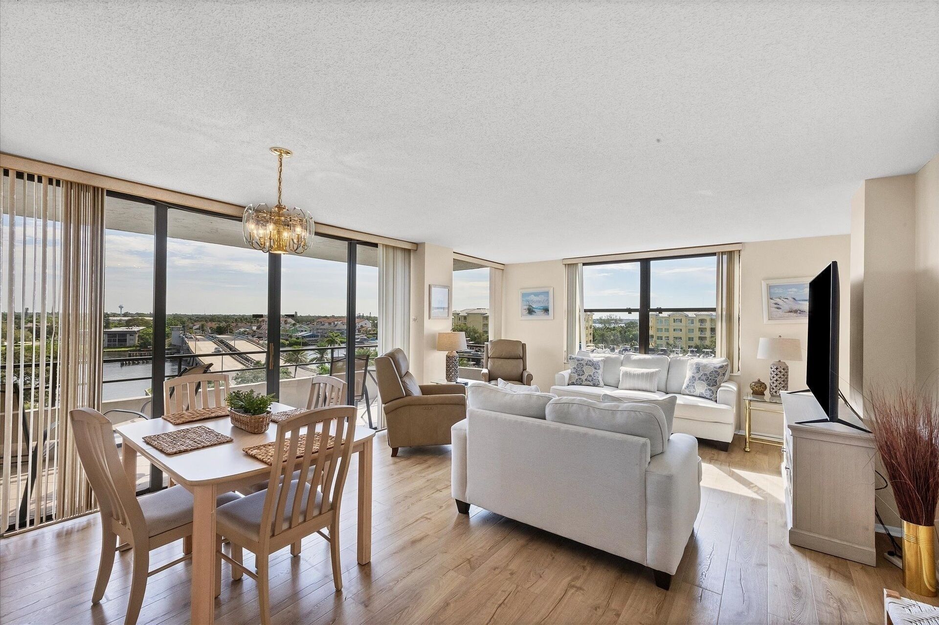 Condo, 2 Bedrooms | Living area