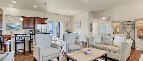 House, 3 Bedrooms | Living area