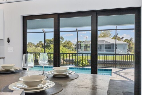 Punta Gorda 4-Bedroom Private Pool Home on Canal 4 Home