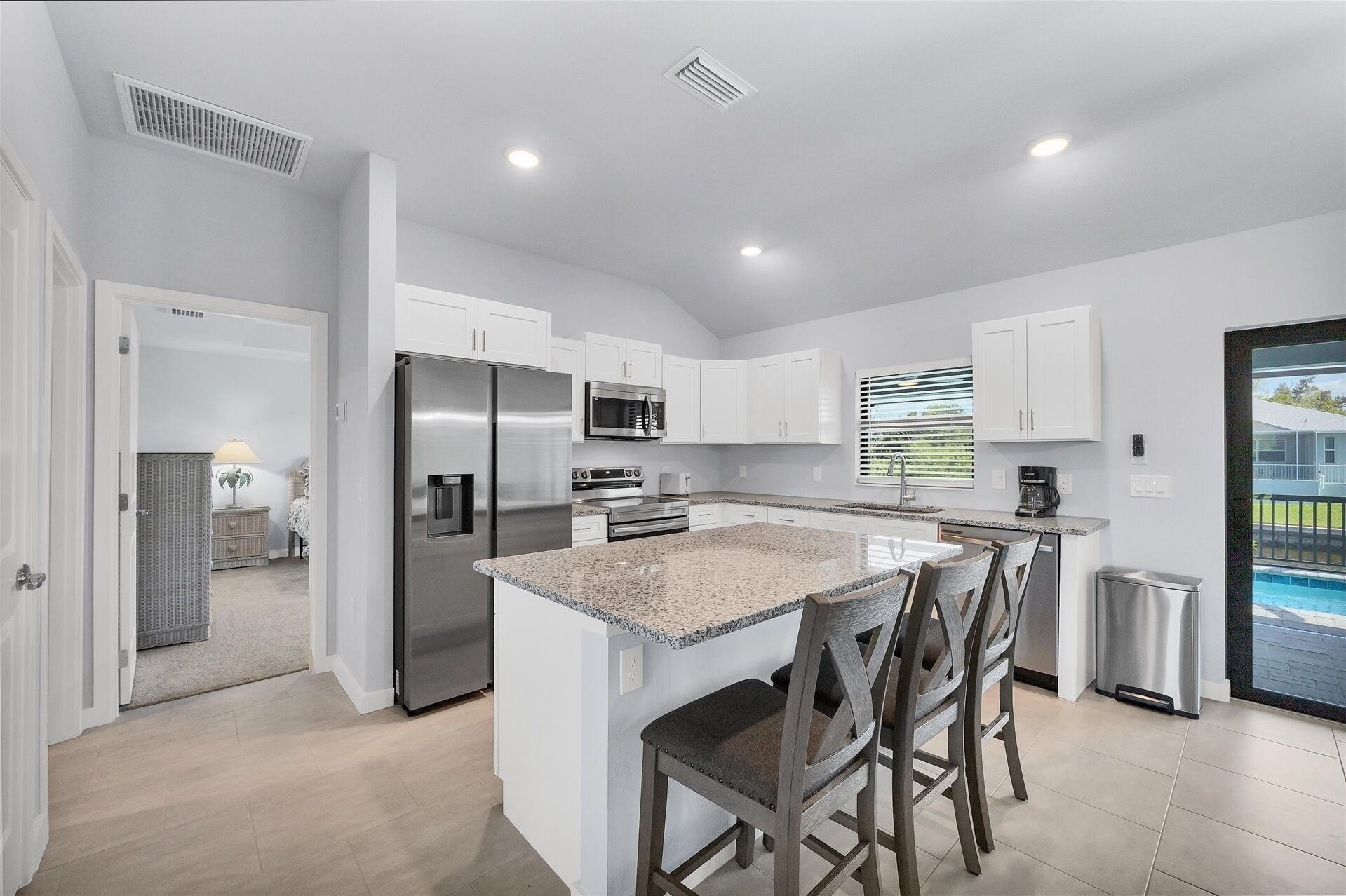 House, 4 Bedrooms | Private kitchen | Fridge, oven, coffee/tea maker, toaster