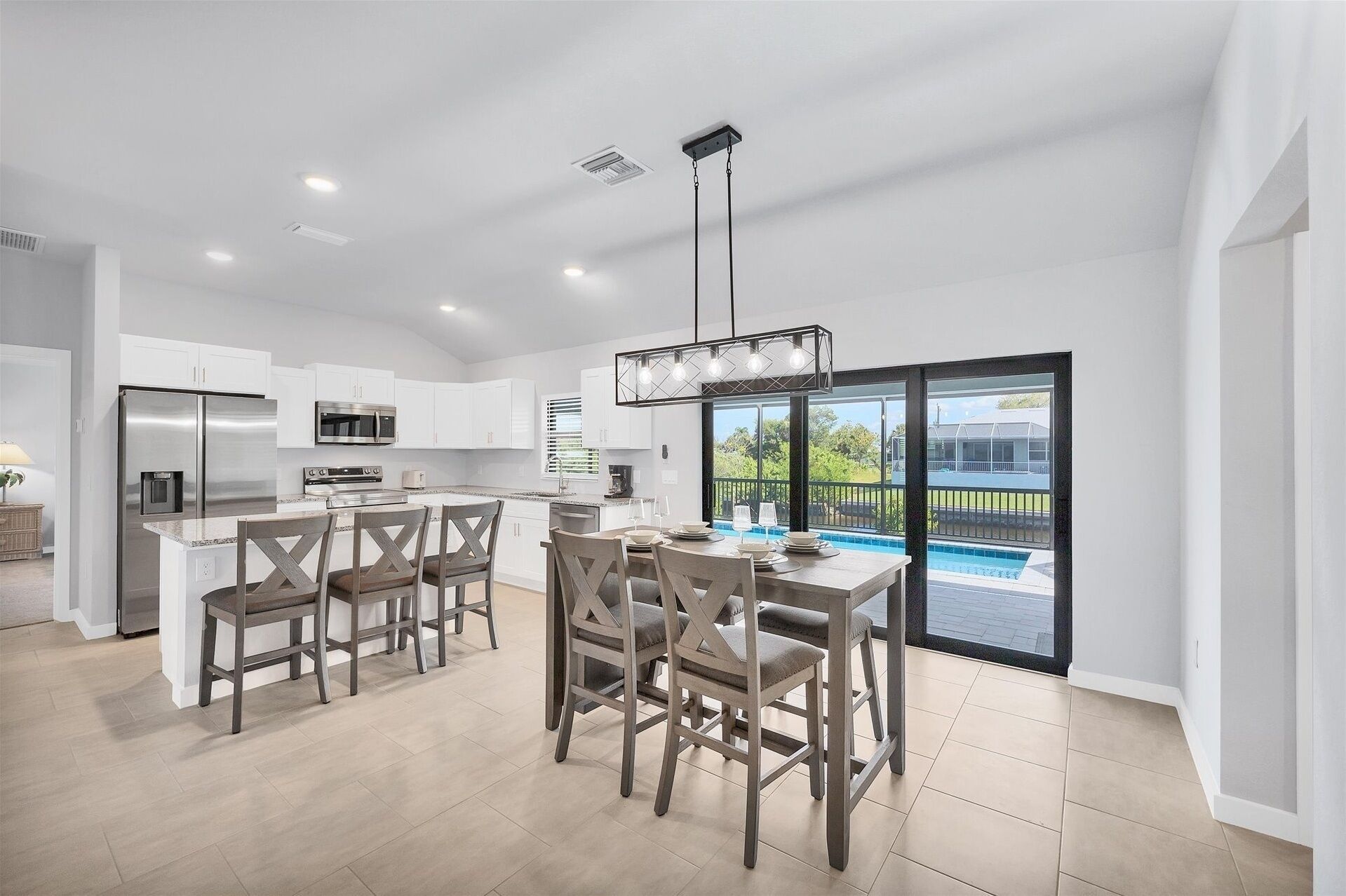 House, 4 Bedrooms | Private kitchen | Fridge, oven, coffee/tea maker, toaster