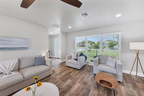 House, 2 Bedrooms | Living area - Punta Gorda Isles 2-Bedroom Private Pool Home on Canal with Dock 2 Home (Punta Gorda)