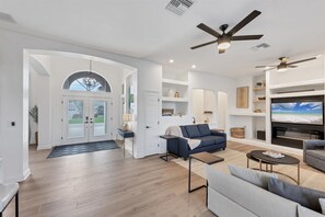 House, 3 Bedrooms | Living area