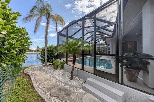 Punta Gorda 3-Bedroom Canalfront Vacation Home with Dock 3 Home