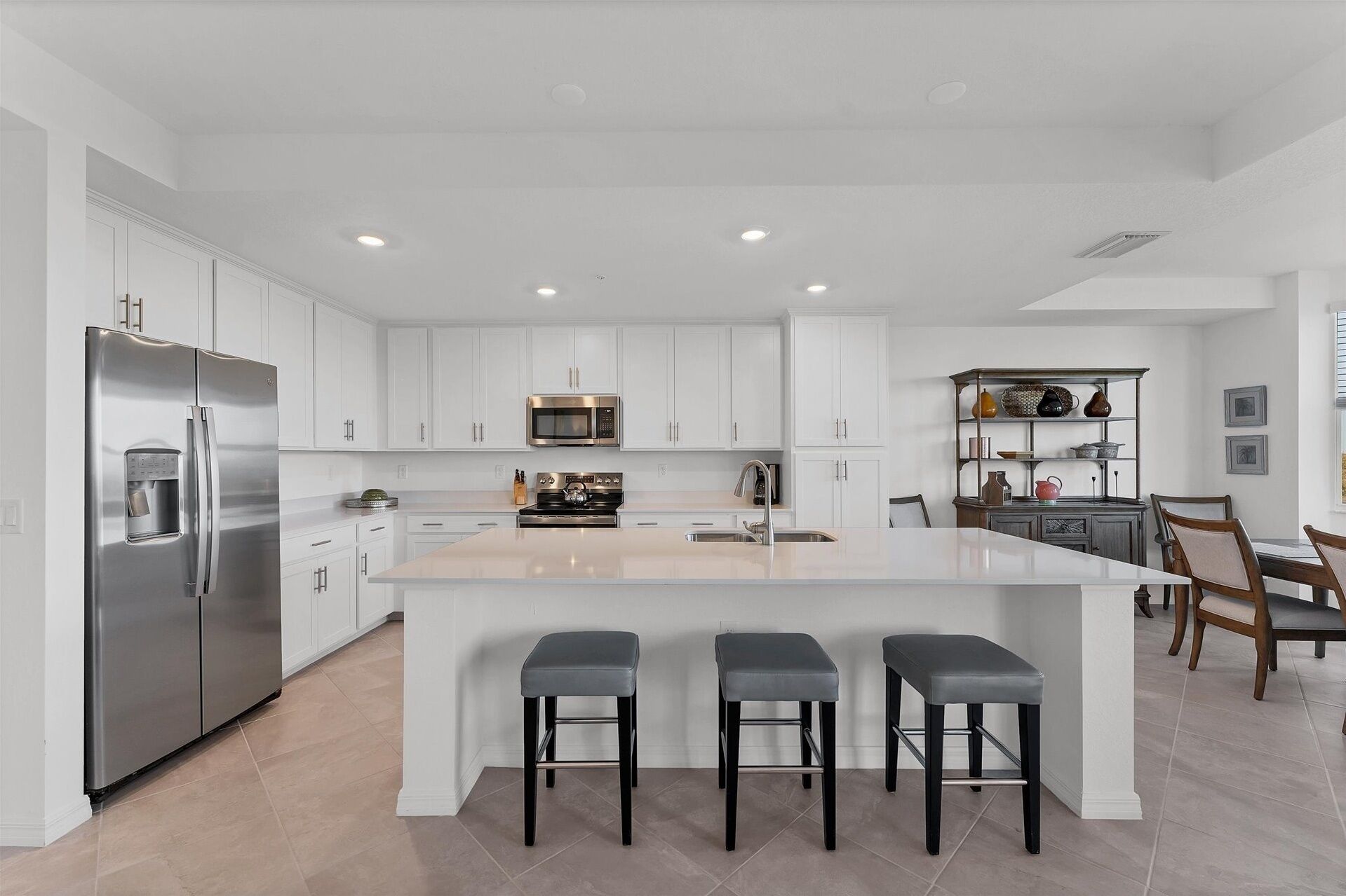Condo, 2 Bedrooms | Private kitchen | Fridge, oven, coffee/tea maker