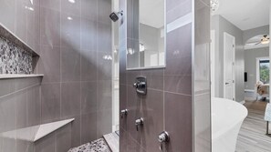 House, 3 Bedrooms | Bathroom | Free toiletries, towels - South Gulf Cove 3 Bedroom Canal Pool Home 3 Home (Port Charlotte)