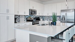 Kondominium, 2 kamar tidur | Dapur pribadi | Mesin pembuat kopi/teh, lemari es, oven, dan pemanggang roti