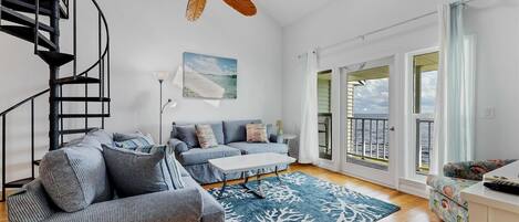 Condo, 2 Bedrooms | Living area