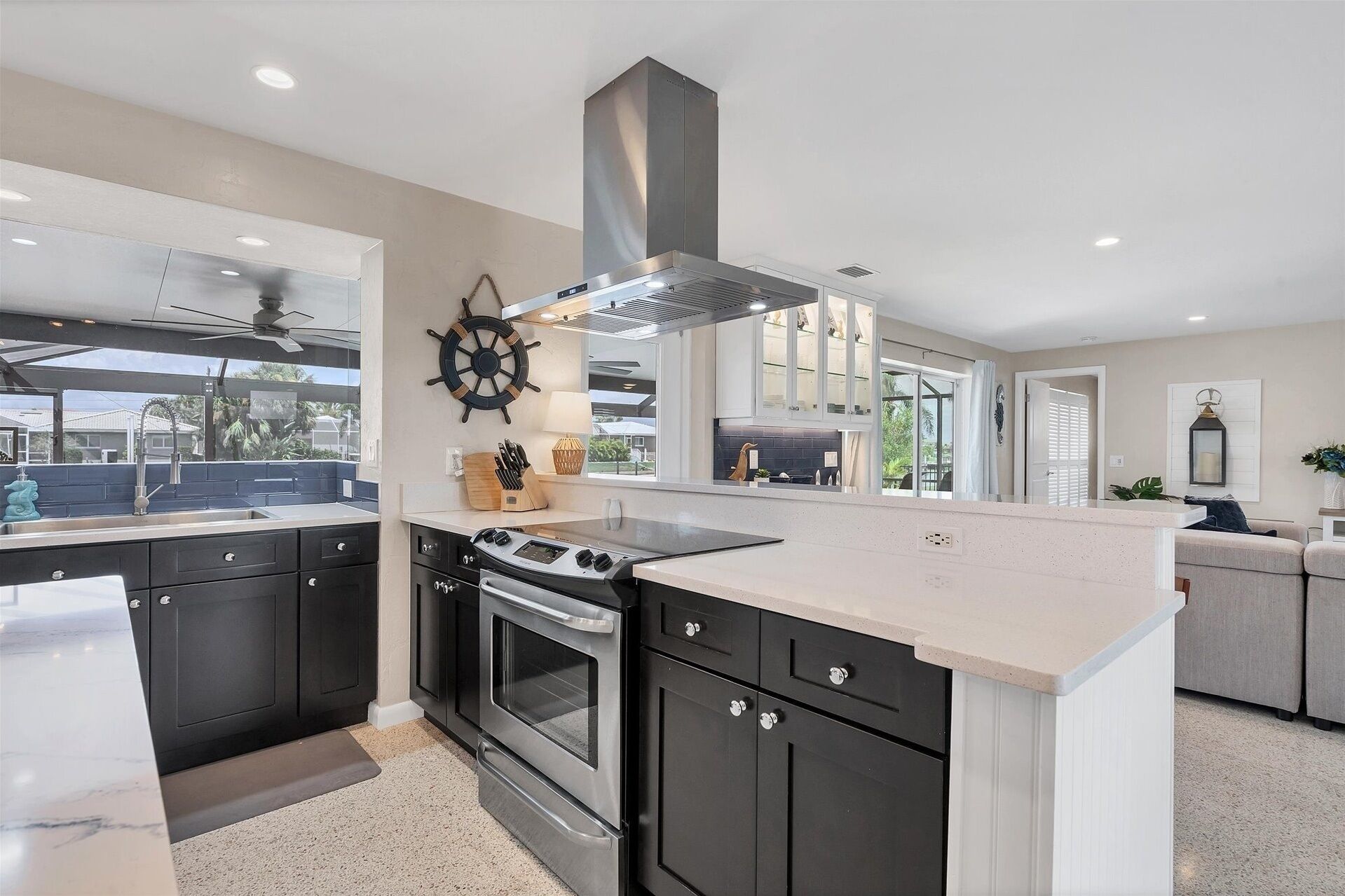 House, 3 Bedrooms | Private kitchen | Fridge, oven, coffee/tea maker, toaster