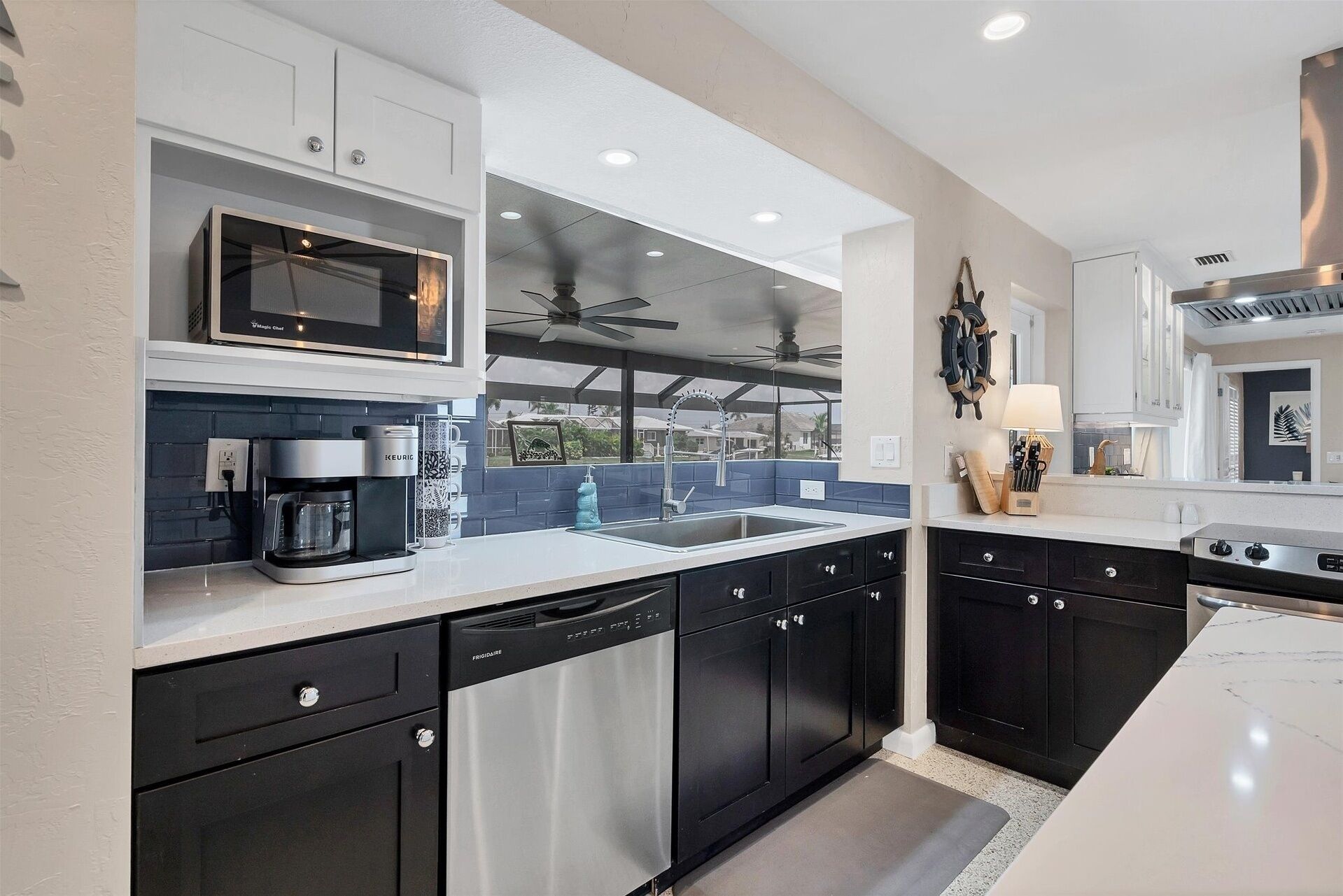 House, 3 Bedrooms | Private kitchen | Fridge, oven, coffee/tea maker, toaster