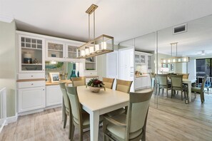 Condo, 2 Bedrooms | Dining - Venice Beach 2 Bedroom Condo with Beach Access+Community Pool 2 Condo (Venice)