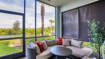 Condo, 3 Bedrooms | Living area