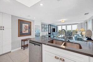 Interior - Anchorage Resort 8th Floor Condo In Siesta Key With Private Beach Access, Pool, Boat Dock! 2 Bedroom Condo (Siesta Key)
