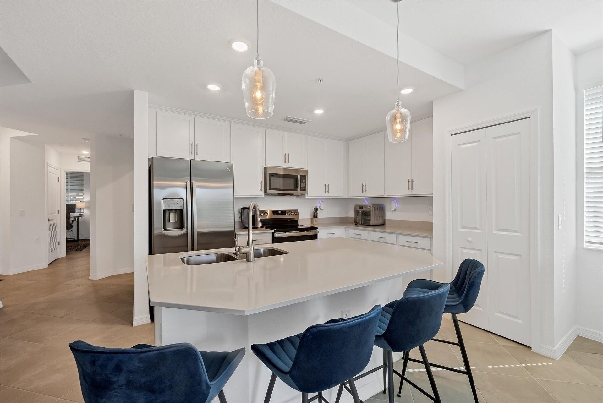 Condo, 3 phòng ngủ | Bếp riêng | Tủ lạnh, lò nướng, dụng cụ pha cà phê/trà, lò nướng bánh mì 