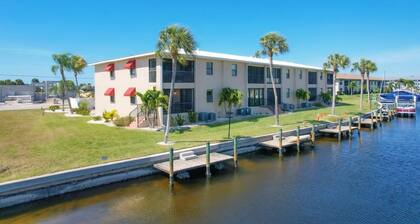 Punta Gorda 2-Bedroom Canalfront Condo with Dock and Pool 2 Condo