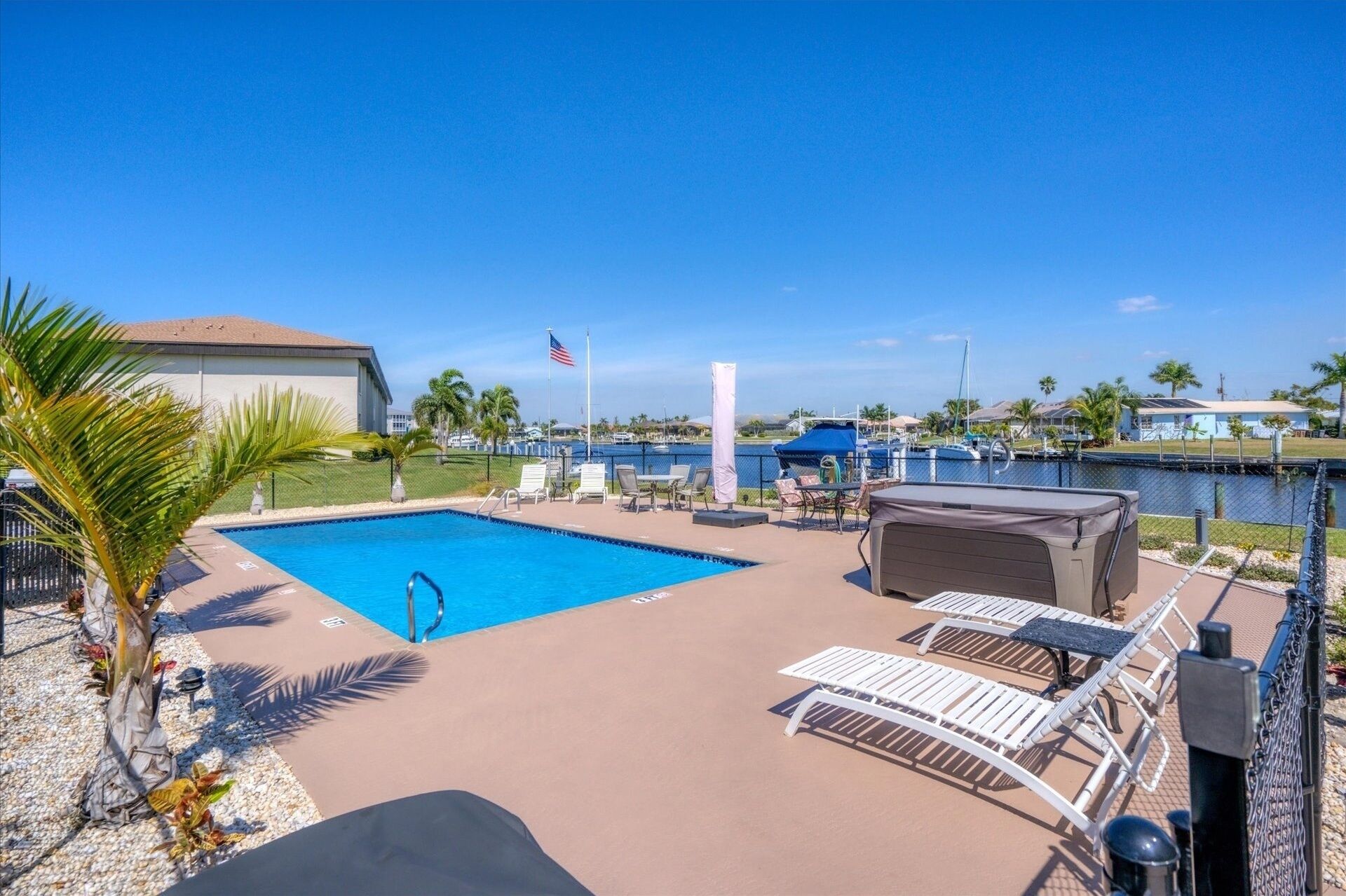 Kondominium, 2 kamar tidur | Kolam renang