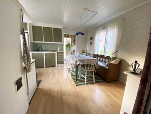 Dining - Cottage with Private Shoreline in Boxvik | SE09128 (Nösund)