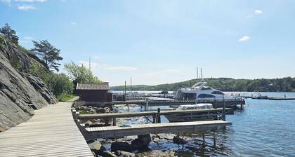 Cottage with Private Shoreline in Boxvik | SE09128