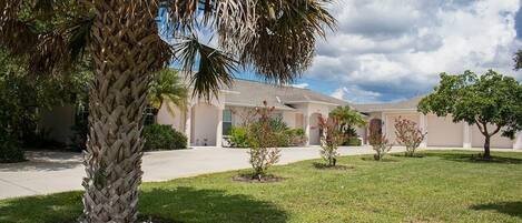 Condo, 2 Bedrooms | Exterior