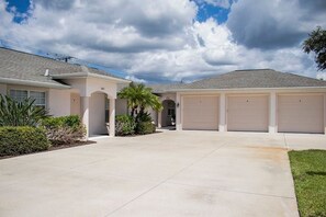 Condo, 2 Bedrooms | Exterior