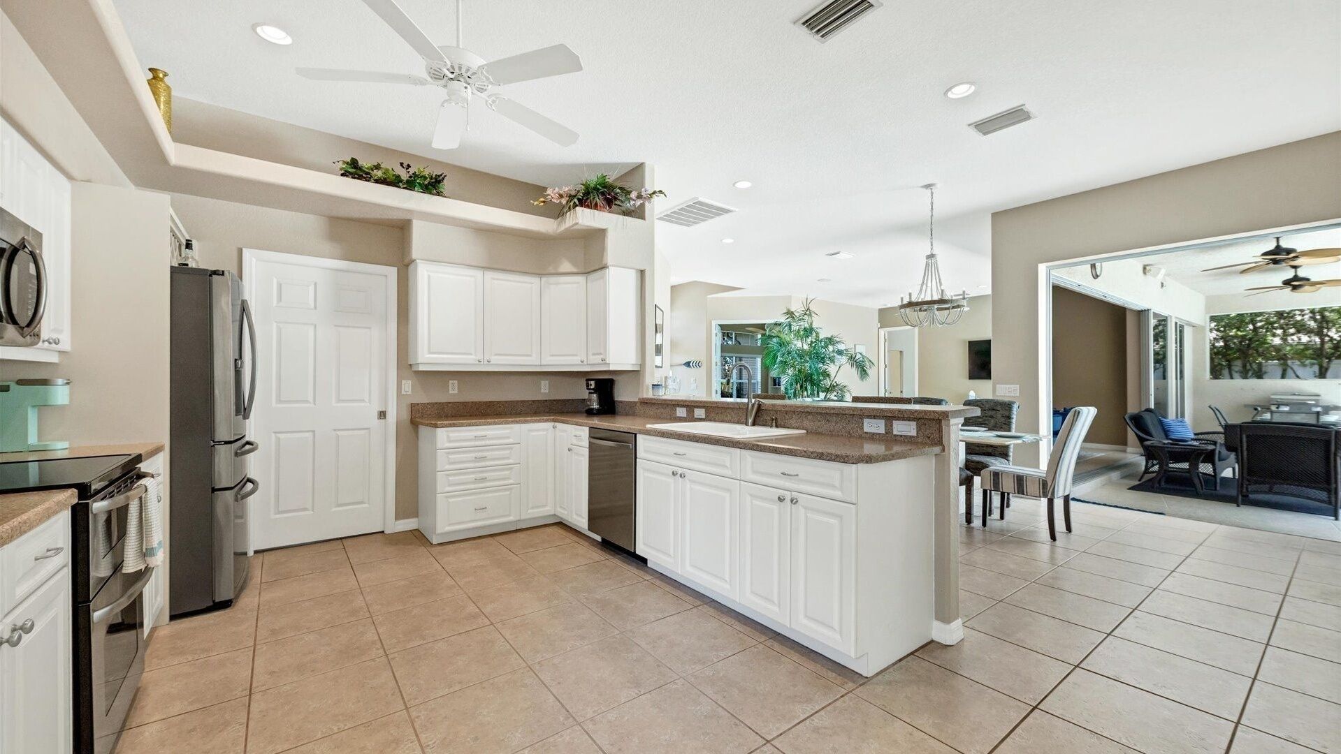 House, 3 Bedrooms | Private kitchen