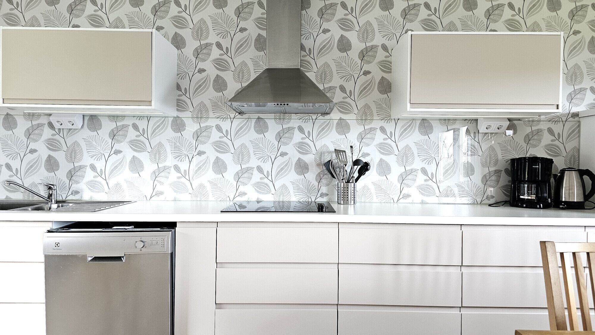 Réfrigérateur, micro-ondes, four, lave-vaisselle