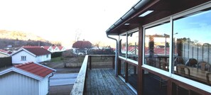 Property grounds - Stay central & close to the sea in Henån | SE09155 (Henån)