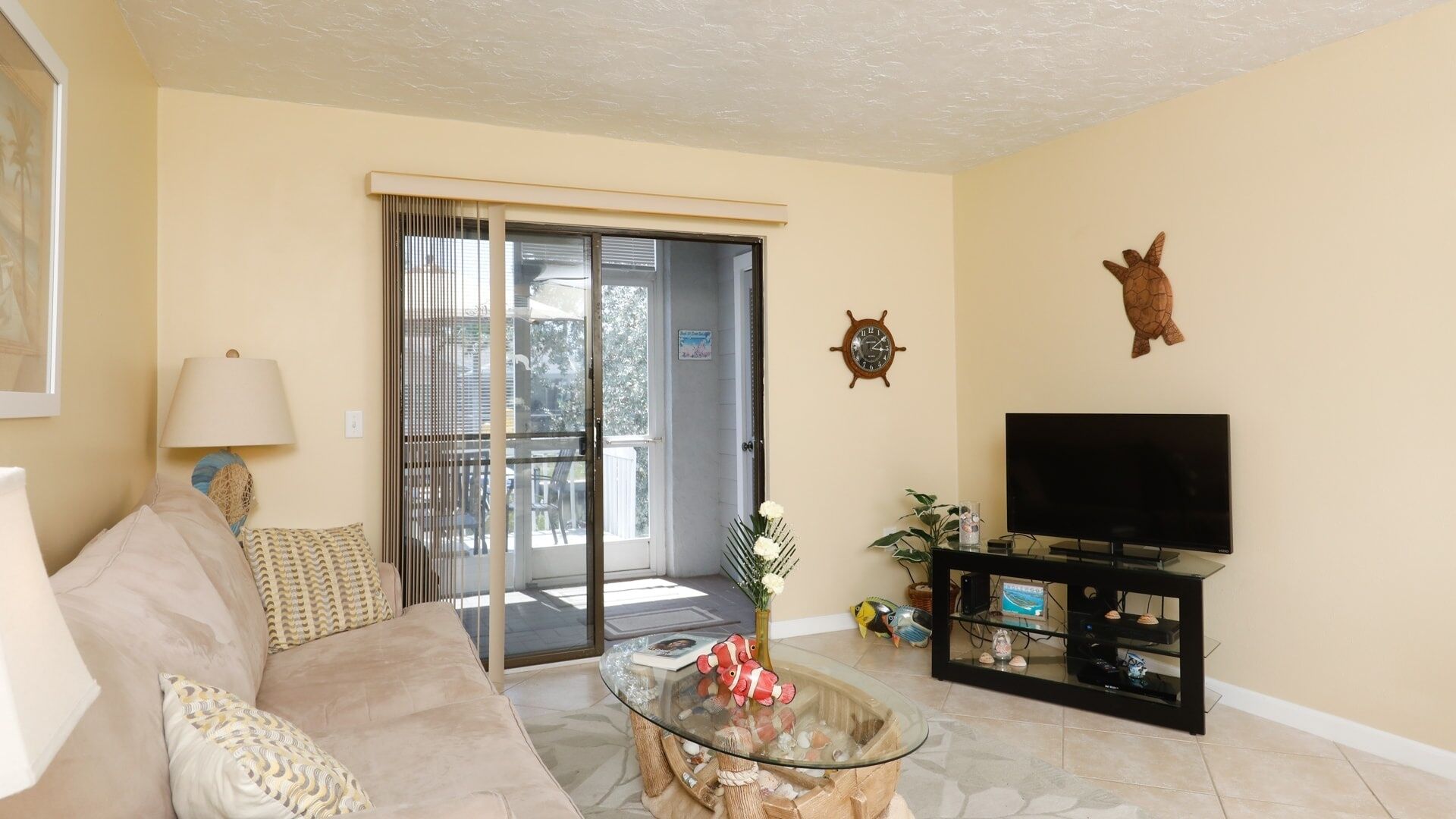 Condo, 2 Bedrooms | Living area