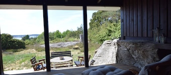 Private holiday home near the sea | SE09157