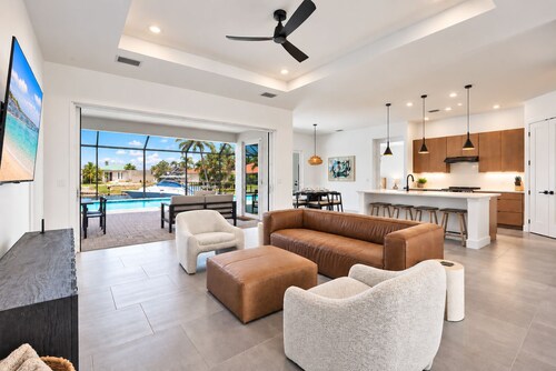 Punta Gorda 3-Bedroom Canalfront Vacation Home with Pool 3 Home