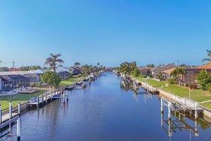 House, 3 Bedrooms | Marina - Punta Gorda Isles 3-Bedroom Canal-front Pool Home with Dock 3 Home (Punta Gorda)