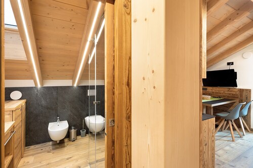 Apartment 'Mansarda Rin Da Gen' mit Bergblick, Balkon und WLAN