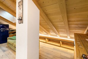 Interior - Mansarda Rin Da Gen Apartment with Mountain View, Balcony and Wi-Fi (Livigno)