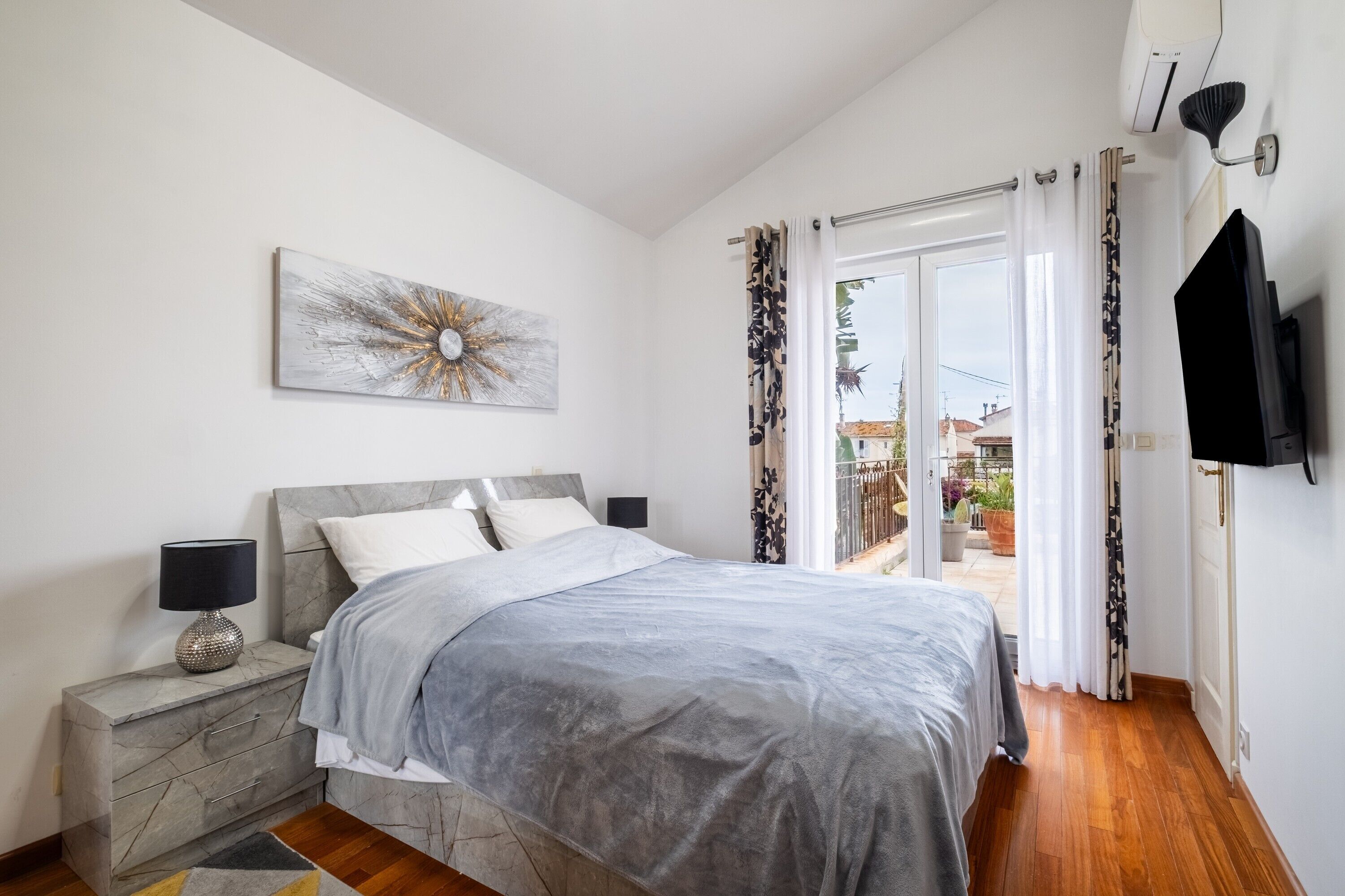 Fer et planche à repasser, Wi-Fi, draps fournis