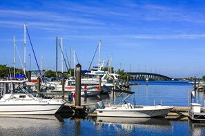 Condo, 3 Bedrooms | Marina - Punta Gorda 3-Bedroom Canalfront Vacation Condo with Dock 3 Condo (Punta Gorda)