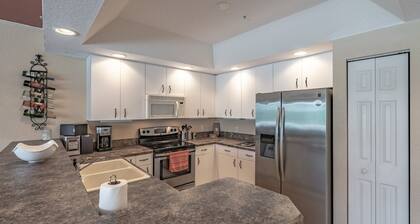 Relaxing Townhome By Lemon Bay, Minutes To Beach 2 Bedroom Townhouse