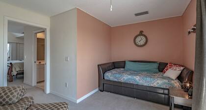 Relaxing Townhome By Lemon Bay, Minutes To Beach 2 Bedroom Townhouse