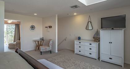 Relaxing Townhome By Lemon Bay, Minutes To Beach 2 Bedroom Townhouse