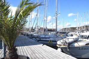 Marina - Newly built cottage near the sea and nature in Henån | SE09152 (Henån)