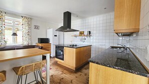 Private kitchen - Large villa near the lake with rowing boat | SE09131 (Henån)