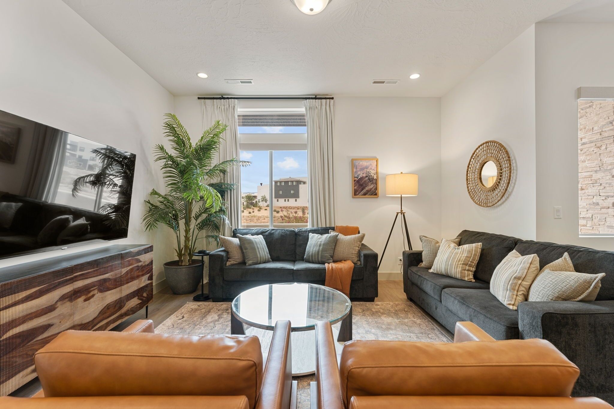 Townhome, 6 Bedrooms | Living area