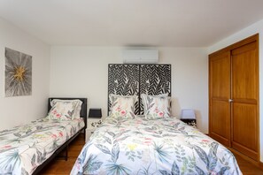 Fer et planche à repasser, Wi-Fi, draps fournis