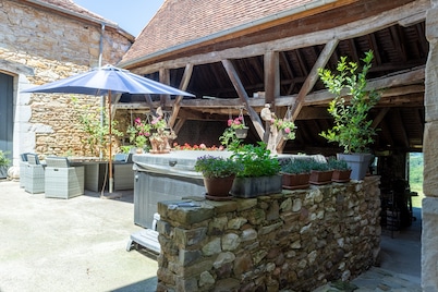 "Domaine Cherps Spa – Quiétude" Guest Room with Shared Pool, Wi-Fi, and Air Conditioning