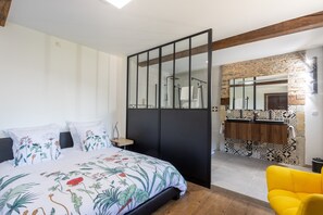 1 chambre, fer et planche Ă repasser, Wi-Fi, literie fournie