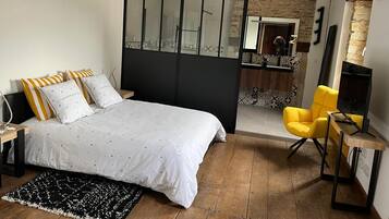 1 makuuhuone, silitysrauta/-lauta, Wi-Fi, vuodevaatteet