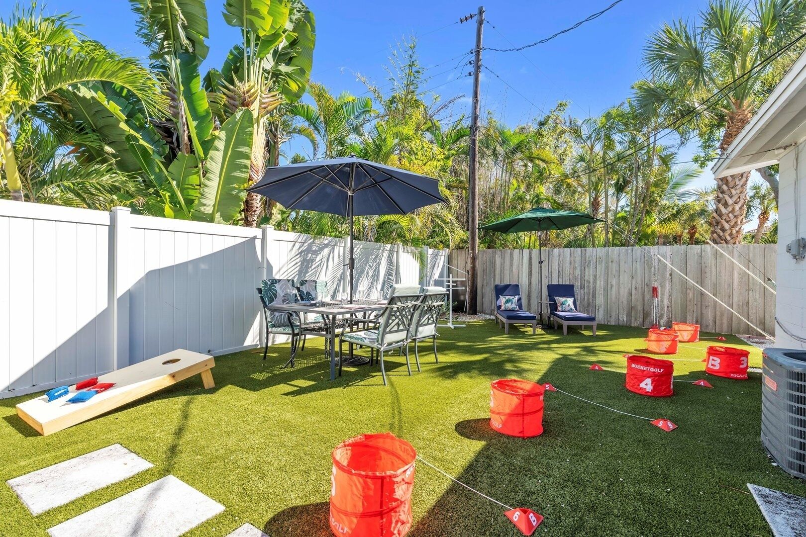 Maison, 2 chambres | Restauration en plein air