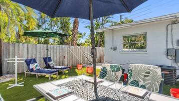 House, 2 Bedrooms | Outdoor dining