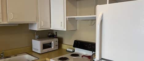 Condo, 1 Bedroom | Private kitchen