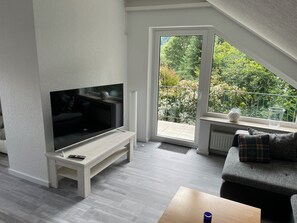 Apartment, Garden View | Free WiFi, bed sheets